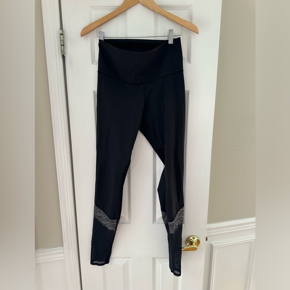 LuLulemon Black leggings with gray and mesh accent - Picture 4 of 5